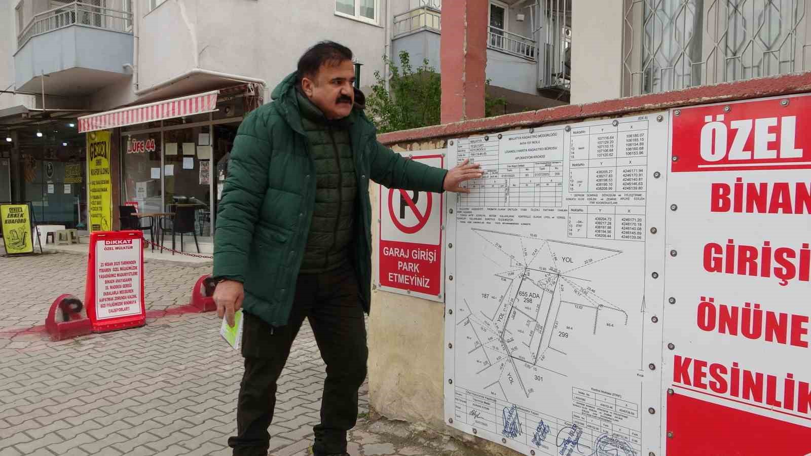 mulkum diyerek kaldirimi dubalarla kapatti 4