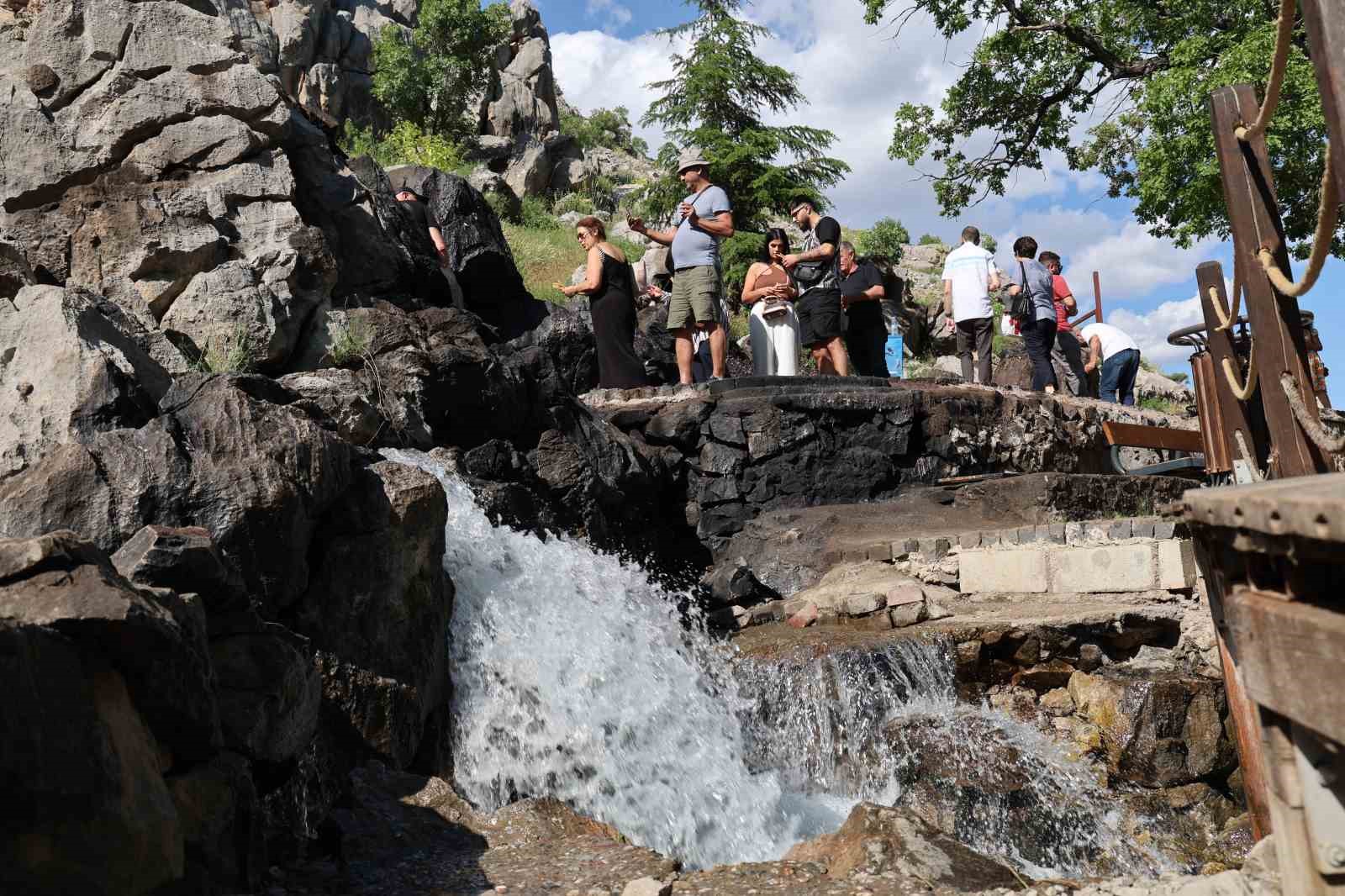 Munzur Gözeleri’nde yaz yoğunluğu başladı 4 munzur gozelerinde yaz yogunlugu basladi 0 z37BHUTZ