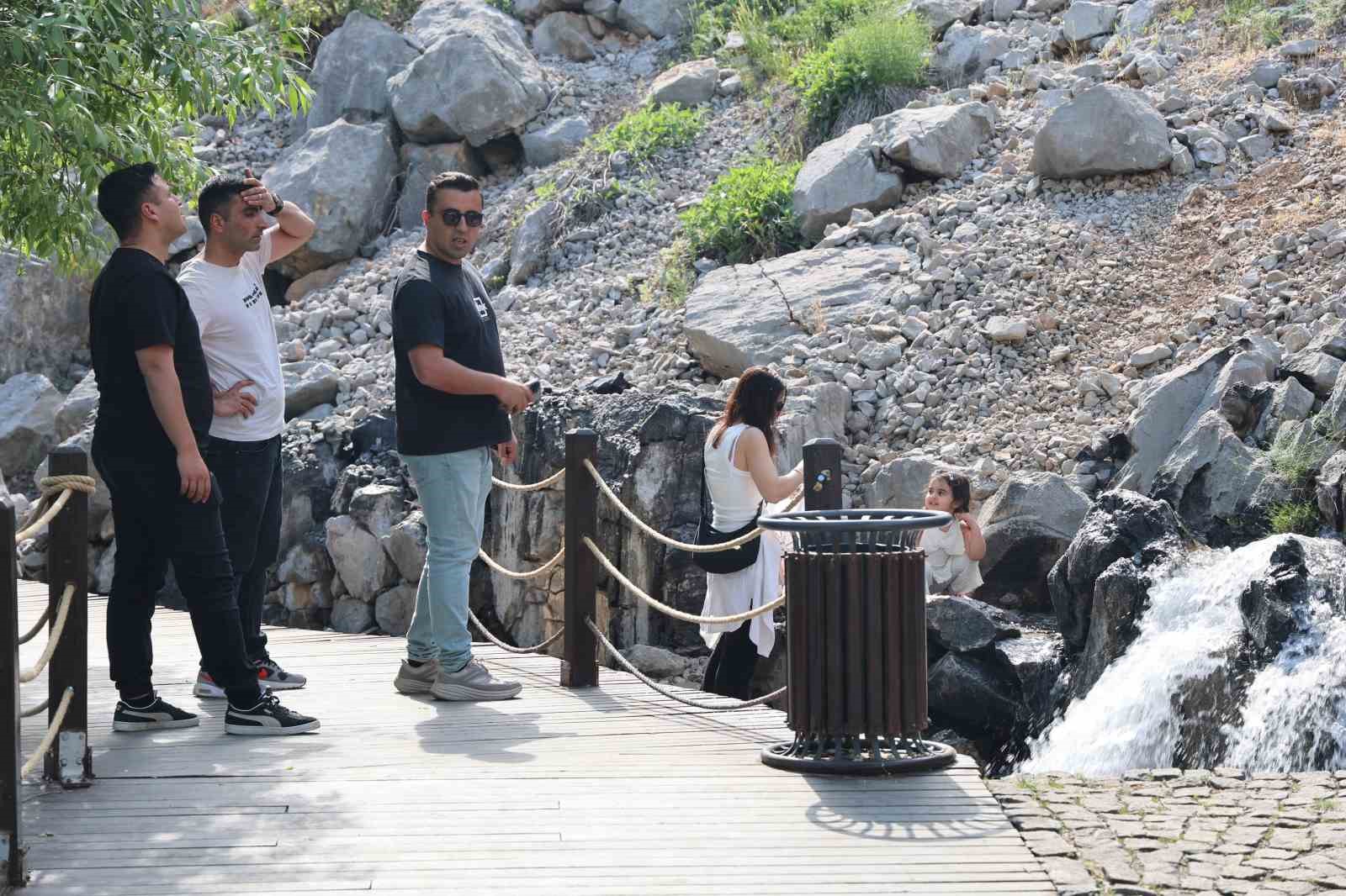 Munzur Gözeleri’nde yaz yoğunluğu başladı 10 munzur gozelerinde yaz yogunlugu basladi 6 wzaiWOgW
