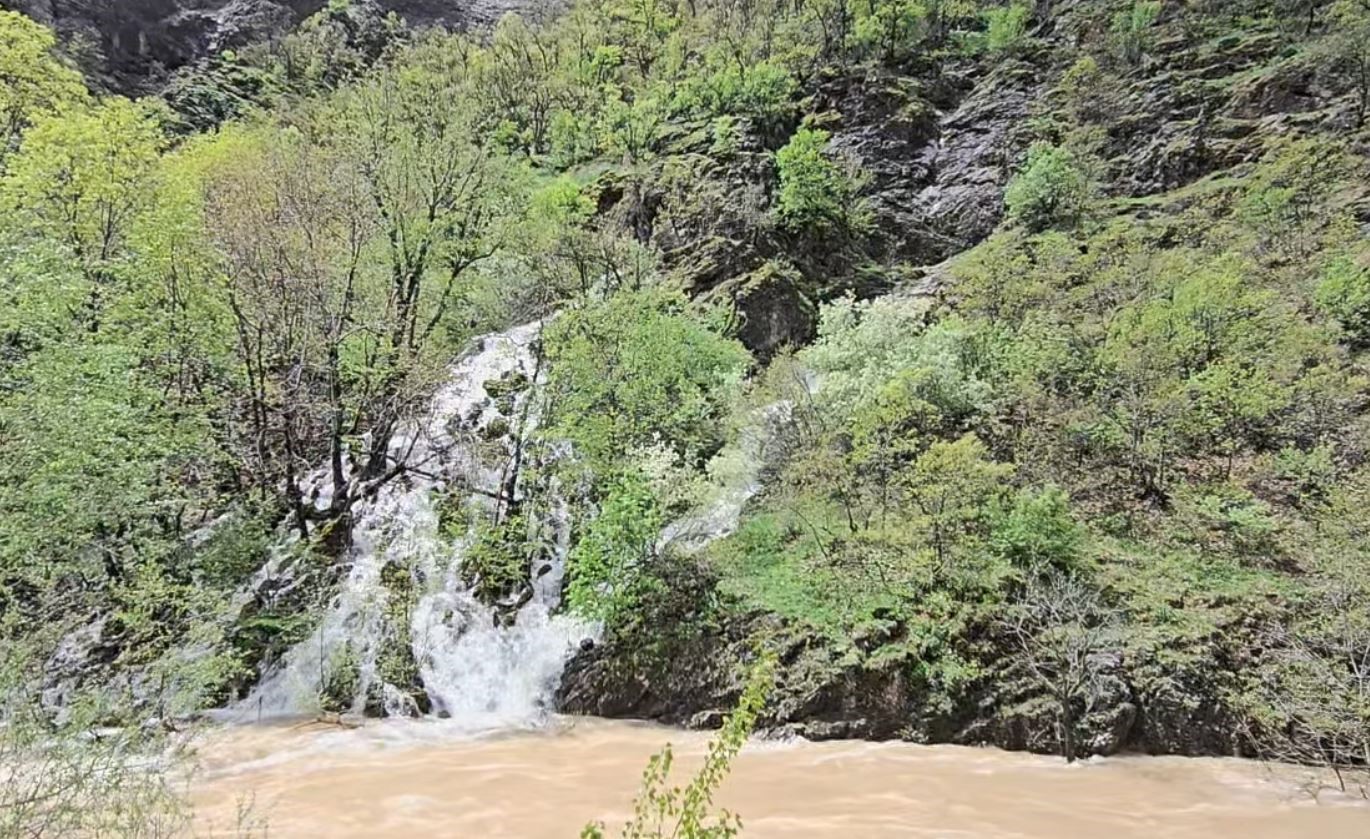munzur vadisinde kar sulari dogal selaleler olusturdu 1 UDpgyJOL