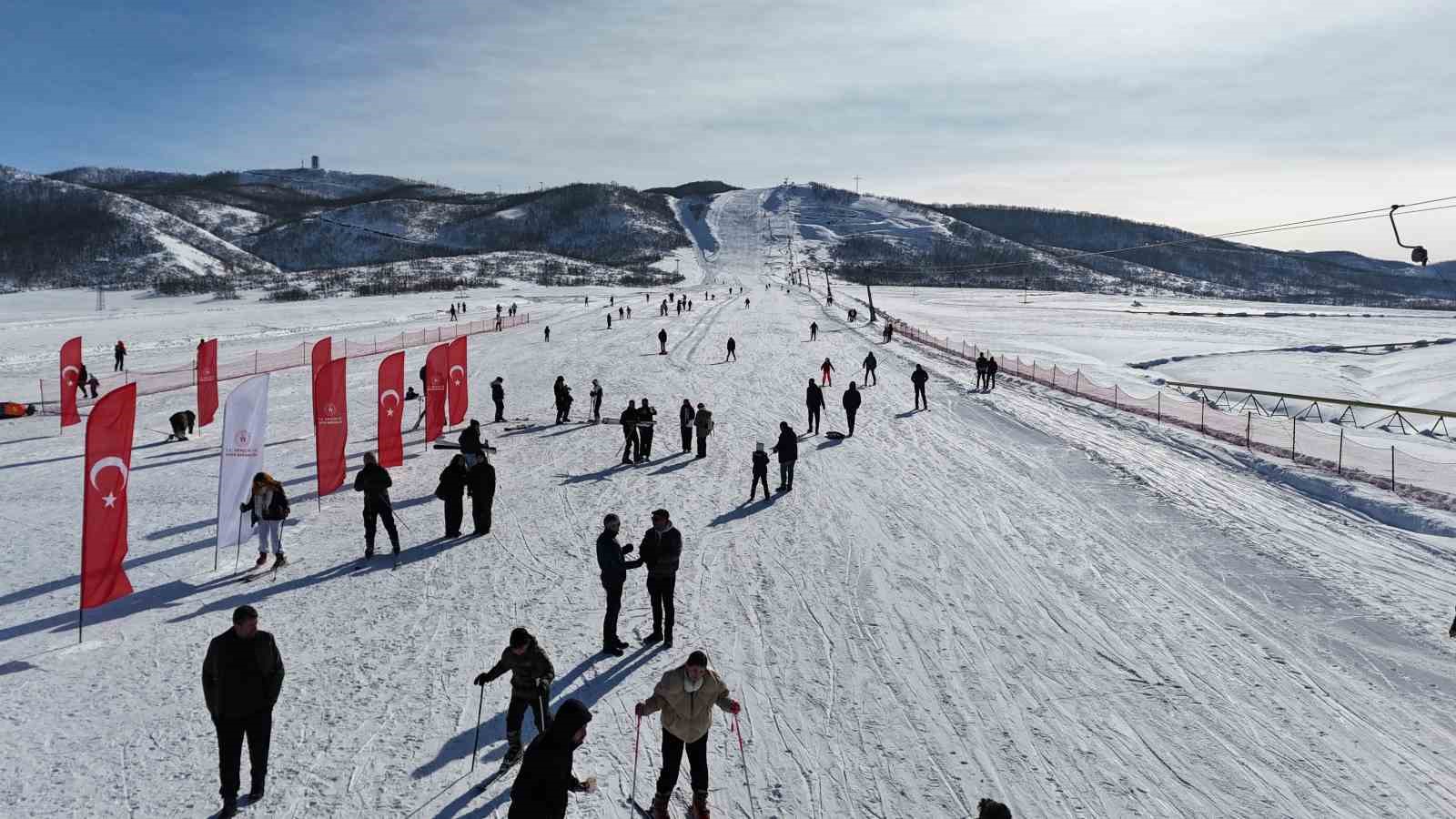 munzurun eteklerinde kayak sezonu basladi 9 1uW6GRBd