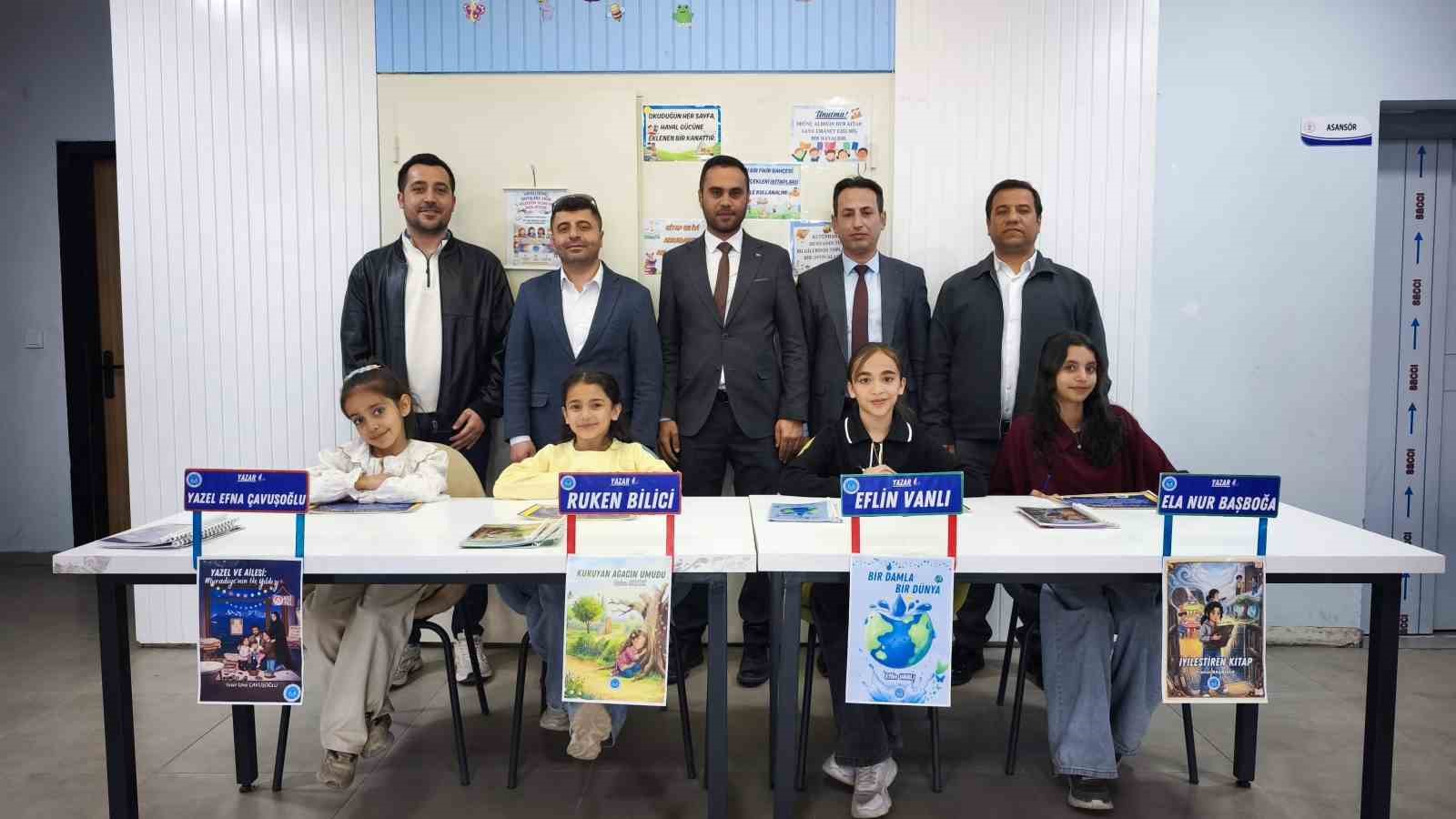 muradiyenin minik yazarlari ilk imzalarini atti 4 yHgKUhYg