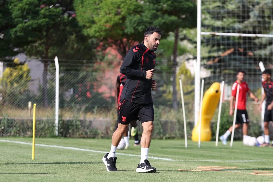 Murat Paluli, 1 yıl daha Sivasspor’da 4 murat paluli 1 yil daha sivassporda 0 OMWuVVqe