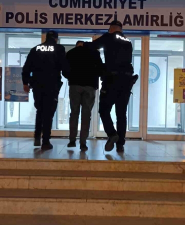 muratlida-fabrikadan-1-milyonluk-degerinde-bakir-kablo-hirsizligi-4-kisi-tutuklandi-c9wJa9Or.jpg