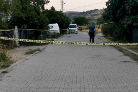 Niğde’de ambulans ile otomobil çarpıştı: 3’ü sağlık çalışanı 5 yaralı 1 thumbnail