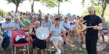 muratpasada-yaslilar-turkulerle-bulusuyor-YDdjde1M.jpg