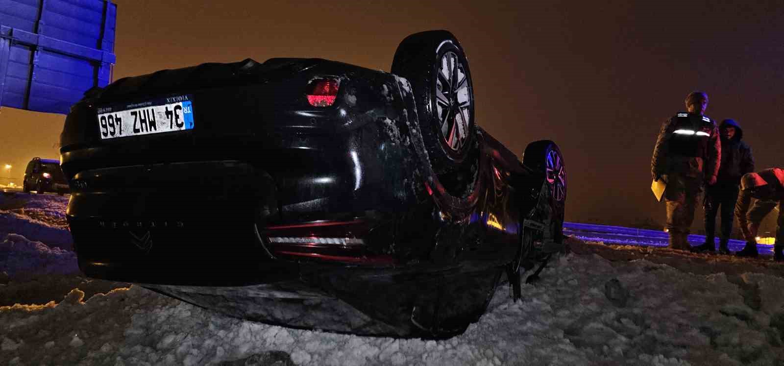mus erzurum yolunda takla atan otomobil sarampole yuvarlandi 2 yarali 4 7jKrbKHU