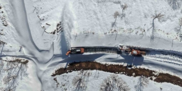 mus-ile-bitlis-arasindaki-kara-yolu-kar-ve-tipi-nedeniyle-ulasima-kapatildi-1BDhkYZ8.jpg