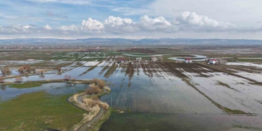 mus-ovasinda-kar-erimesi-ve-saganak-tarim-arazilerini-sular-altinda-birakti-vqVLRL7a.jpg