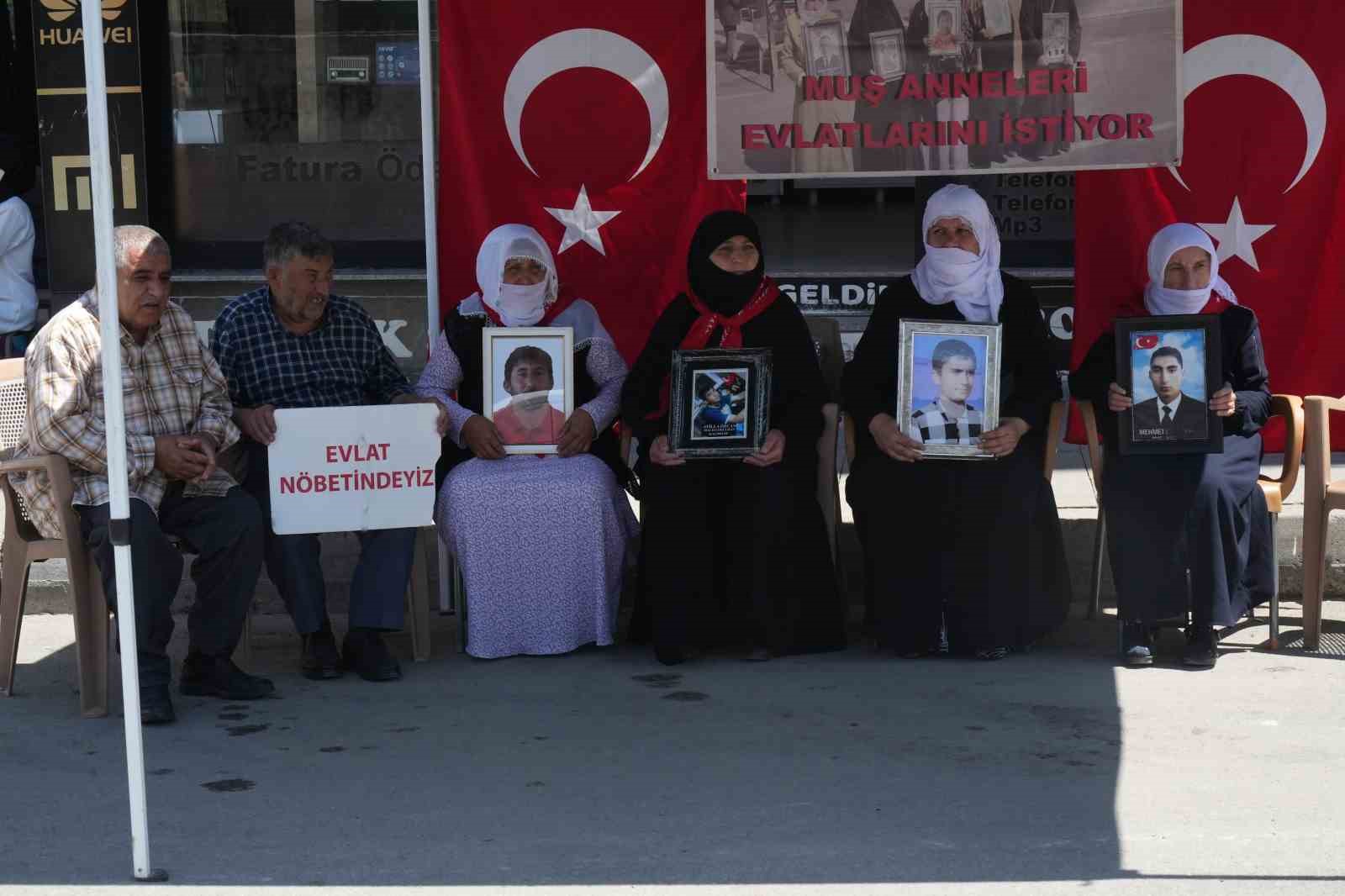 muslu ailelerin evlat nobeti devam ediyor 0 TvMHFmBp