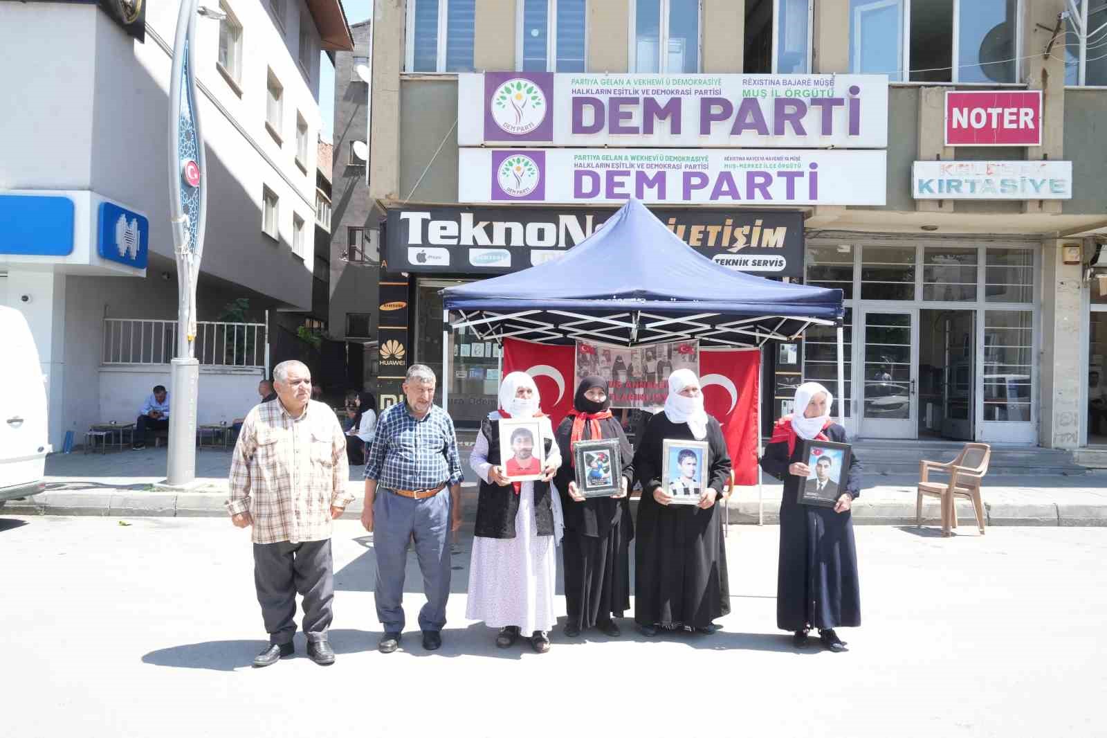 muslu ailelerin evlat nobeti devam ediyor 5 wBc6cGS4