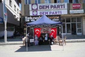Bursa’da çöp yüzünden 112 çalışanlarına 7-8 kişi böyle saldırdılar: 2 sağlık görevlisi yaralandı 2 thumbnail
