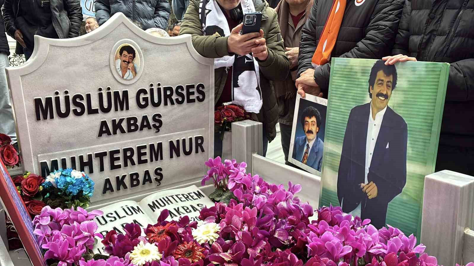 muslum baba unutulmadi sevenleri olumunun 13uncu yilinda mezari basinda bulustu 1