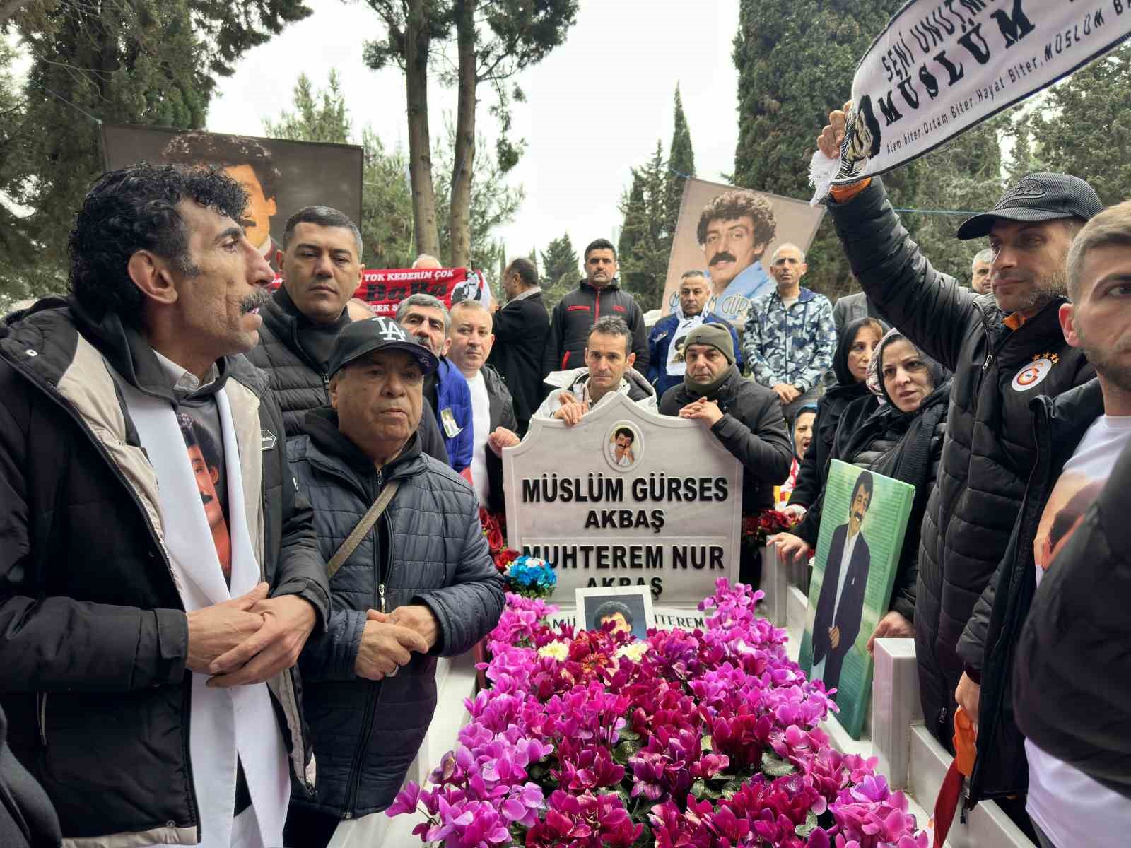 muslum baba unutulmadi sevenleri olumunun 13uncu yilinda mezari basinda bulustu 4 1bzcuWD8