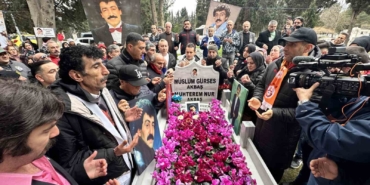 muslum-baba-unutulmadi-sevenleri-olumunun-13uncu-yilinda-mezari-basinda-bulustu-uYe3bAxN.jpg