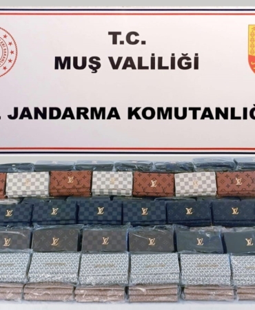 musta-1-milyon-220-bin-liralik-sahte-cuzdan-ele-gecirildi-7xcdkw7f.jpg