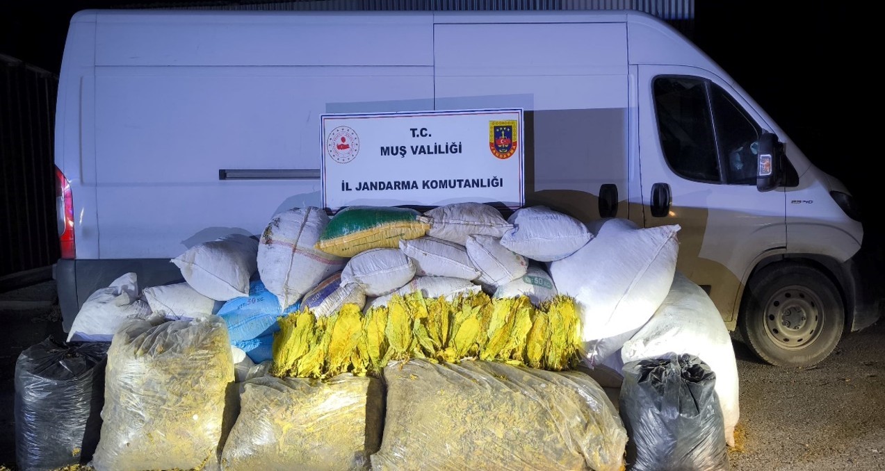 musta 1 ton 200 kilogram bandrolsuz tutun ele gecirildi 0 zR9yMwZz