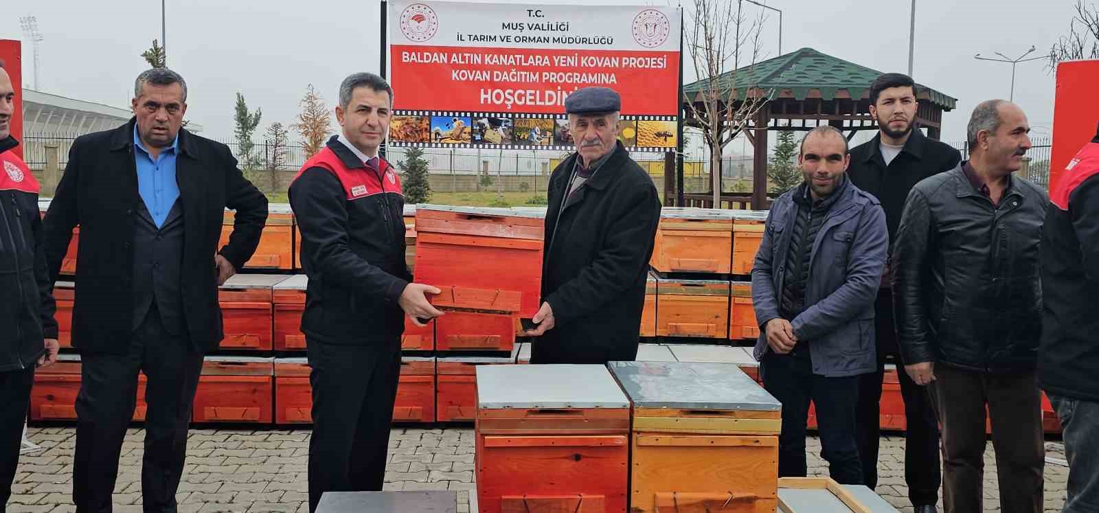 musta 100 ureticiye 1000 ari kovani dagitildi 0 XwiFc8Vw