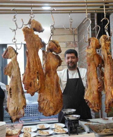 musta-15-yillik-ustalikla-buryan-gelenegi-yasatiliyor-CH5IyLTj.jpg