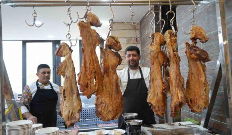 musta-15-yillik-ustalikla-buryan-gelenegi-yasatiliyor-CH5IyLTj.jpg