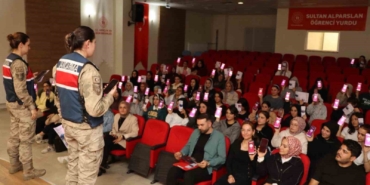 musta-160-universite-ogrencisine-kades-uygulamasi-anlatildi-2TJpaGcb.jpg