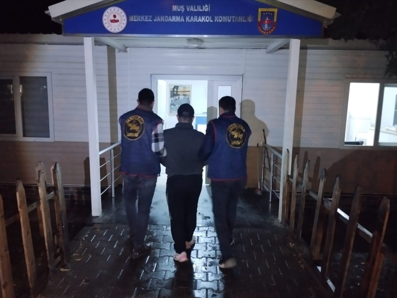 musta 17 yil kesinlesmis hapis cezasi bulunan hukumlu yakalandi 0 LFX2iTdy