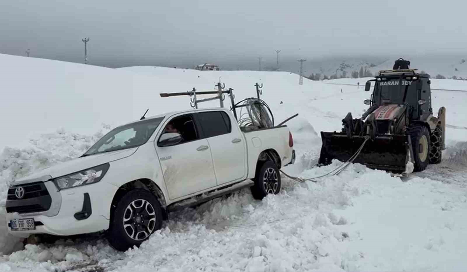 musta 173 koy yolu ulasima kapandi 2 HHCDnmSU