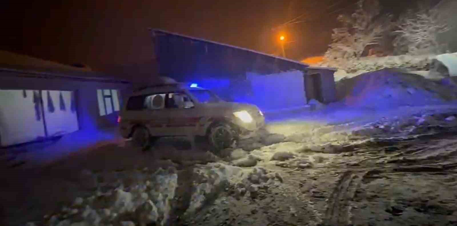 musta 173 koy yolu ulasima kapandi 3 JFJt1uu4