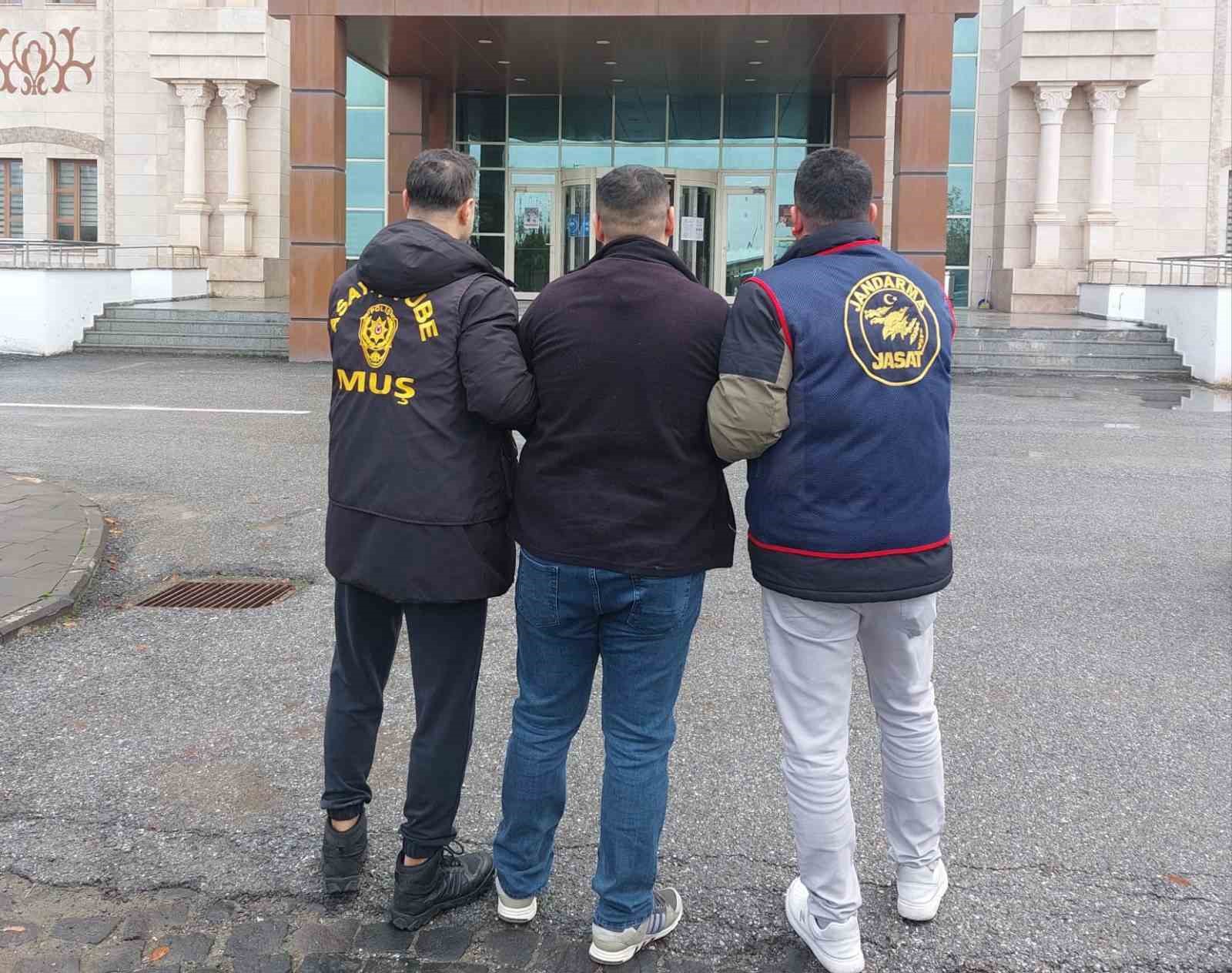 musta 20 yil kesinlesmis hapis cezasi bulunan hukumlu jasat tarafindan yakalandi 0 OARZPFqz