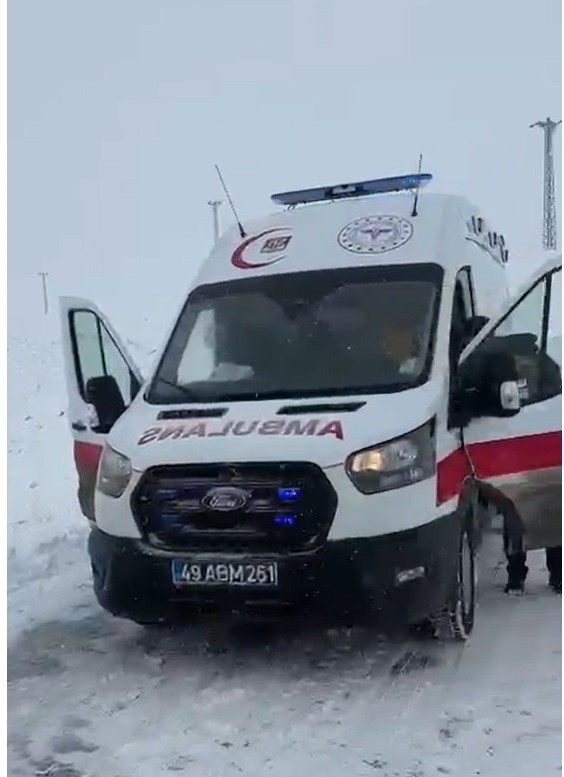 musta 303 koy yolu ulasima kapandi 4 dXQbBqgP