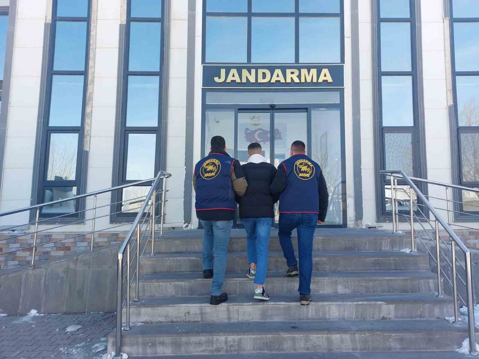 musta 4 yil hapisle aranan sahis yakalandi 0 WlJBpfj8