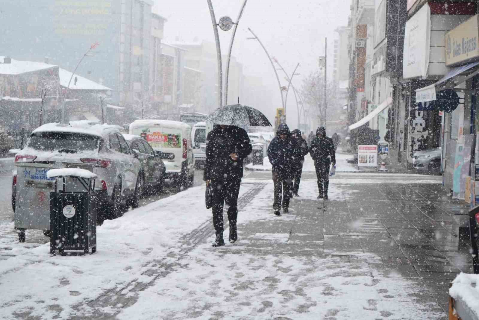 musta 40 koy yolu kapandi mahsur kalan hasta kurtarildi 0 fTfPAEwU