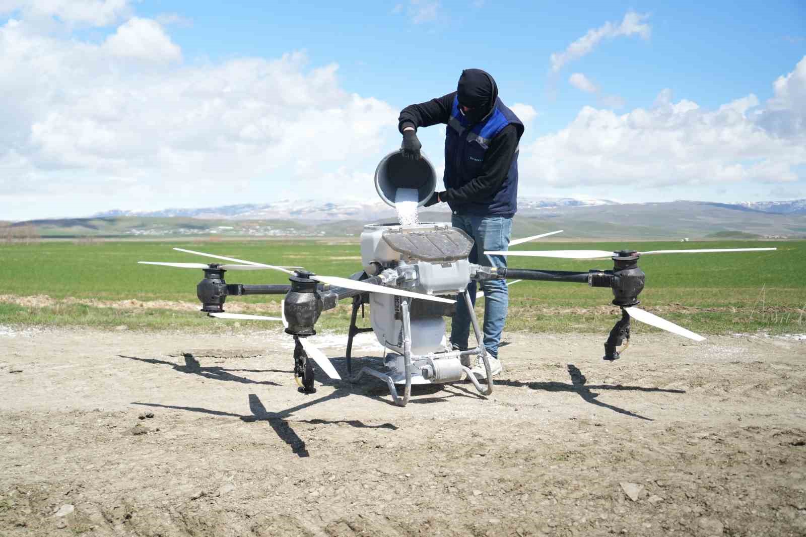 musta 42 bin donumluk tarim arazisi dron ile gubrelendi 6 Lq2kQ3sF