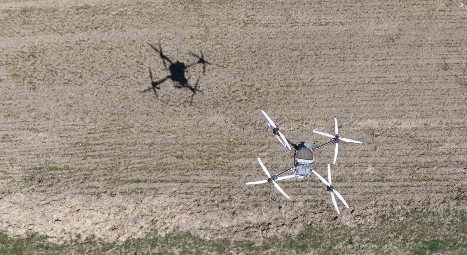 musta 42 bin donumluk tarim arazisi dron ile gubrelendi 9 GB1YLf8m