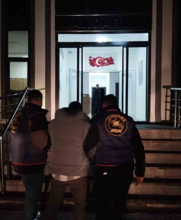musta-8-yil-9-ay-kesinlesmis-hapis-cezasi-bulunan-firari-jandarma-tarafindan-yakalandi-PBxcPTwm.jpg