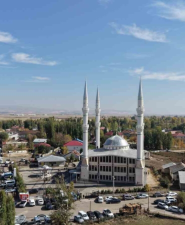 musta-8-yillik-husumet-barisla-son-buldu-AIJ5xZ86.jpg