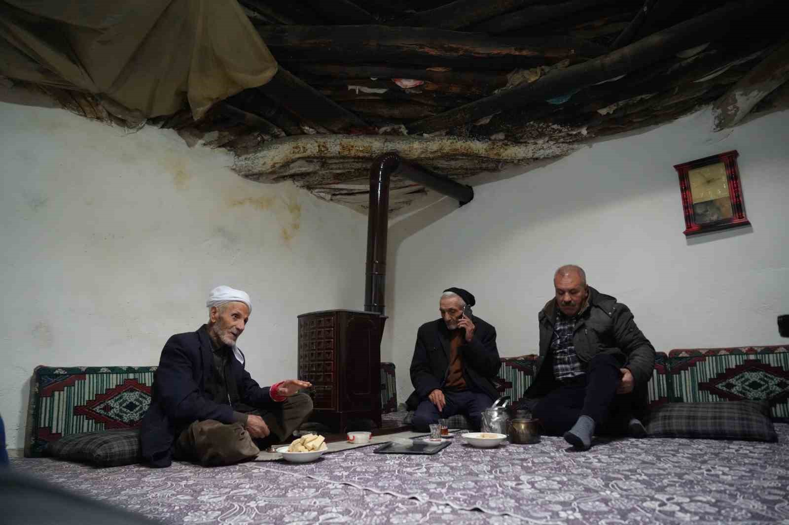 musta 86 yasindaki rustem dede 50 yildir sadece cay ve gofretle yasamini surduruyor 3 h1PGZklL