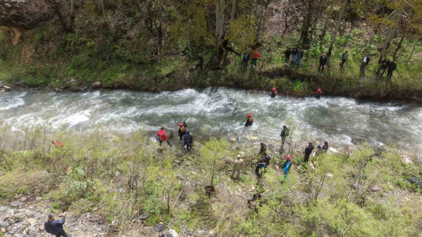 musta akintiya kapilan kadini arama calismalari suruyor 3 n5w1Xpjw