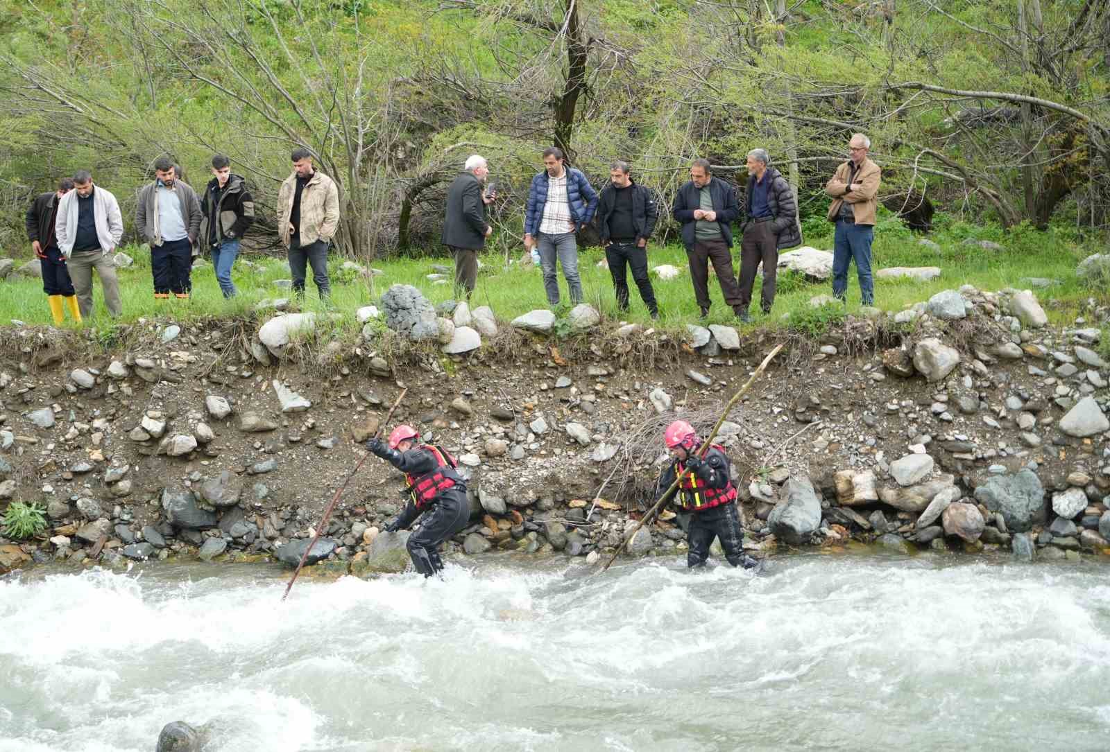 musta akintiya kapilan kadini arama calismalari suruyor 6 JrDJlEvX