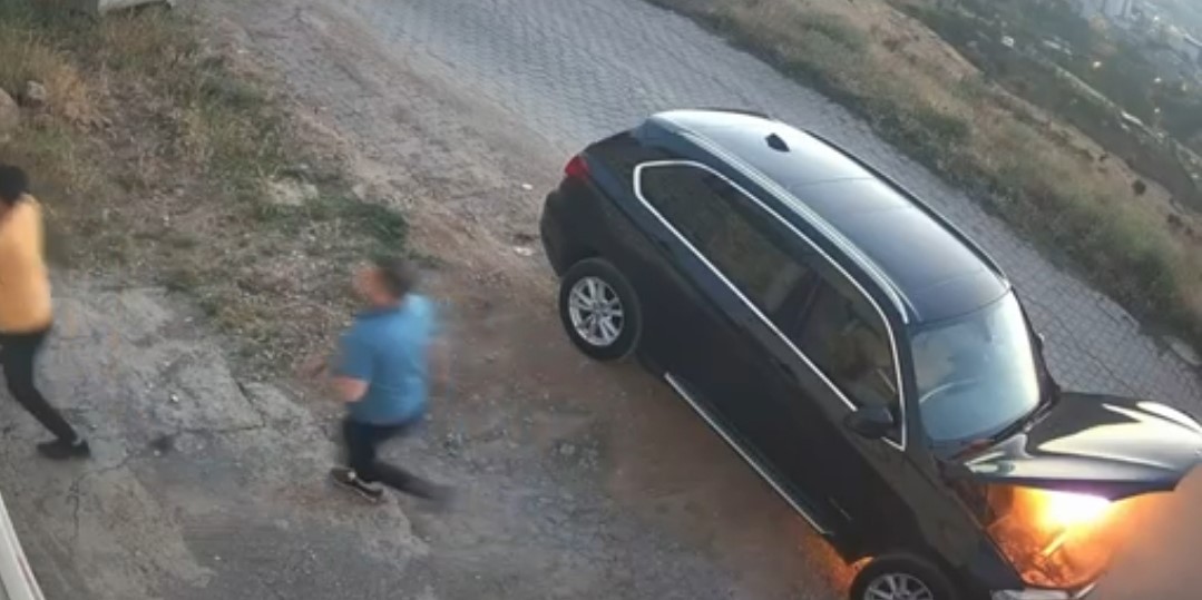 musta alev alan luks arac patladi o anlar kamerada 0 wBSg5A1T