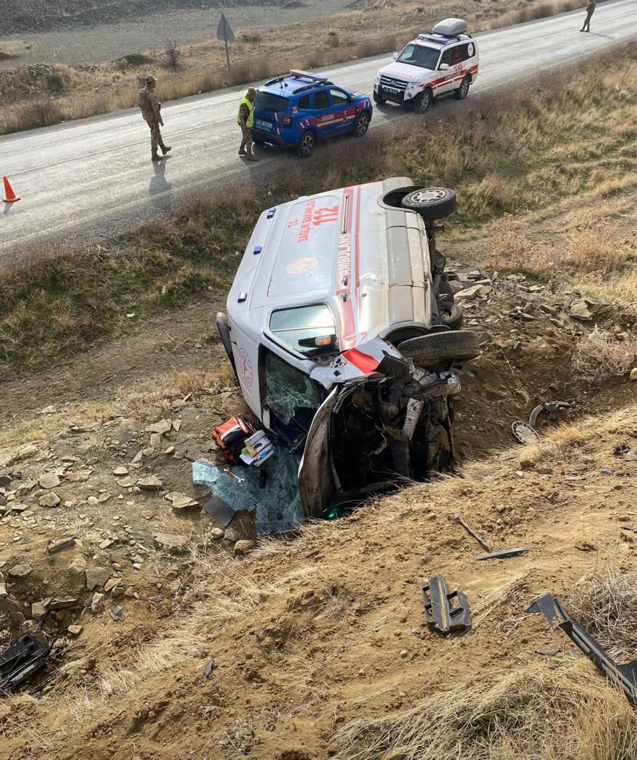 Muş’ta ambulans devrildi: 3 yaralı 6 musta ambulans devrildi 3 yarali 2 aGpln6Lf