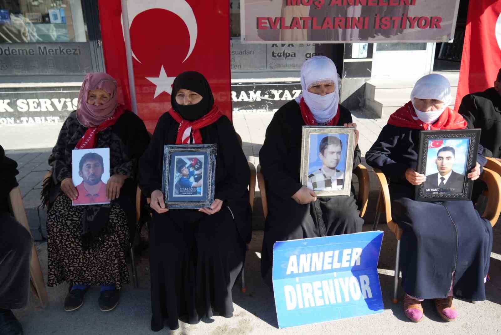 musta annelerin evlat nobeti devam ediyor 2 pars62f9