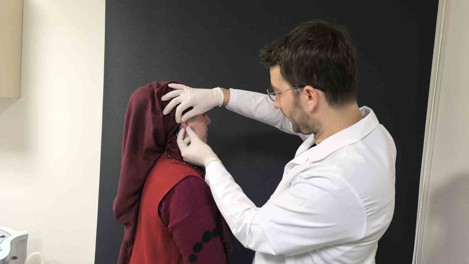 musta bir ilk kulak keloidi odullu cerrahi teknikle tedavi edildi 1 plY1kpet