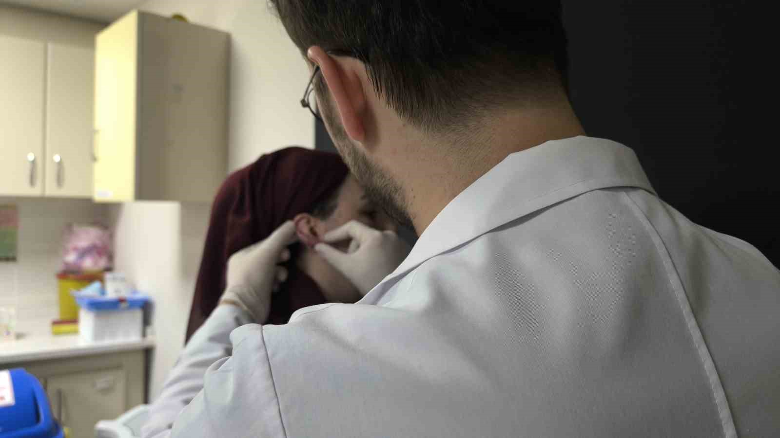 musta bir ilk kulak keloidi odullu cerrahi teknikle tedavi edildi 2 eNTujIKN