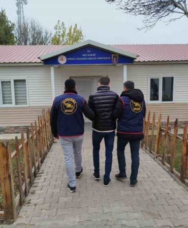 musta-dolandiricilik-sucundan-aranan-hukumlu-yakalandi-lz5qA82C.jpg