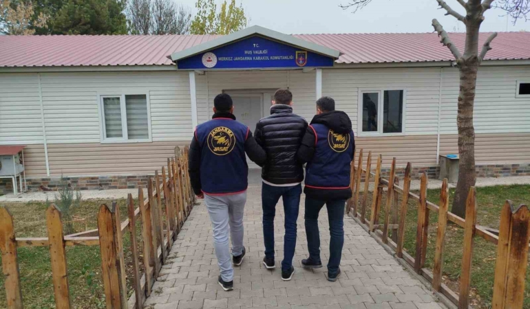musta-dolandiricilik-sucundan-aranan-hukumlu-yakalandi-lz5qA82C.jpg