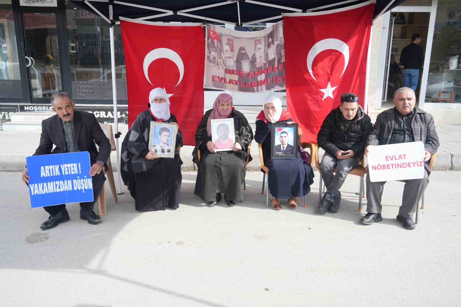 musta evlat nobeti devam ediyor 0