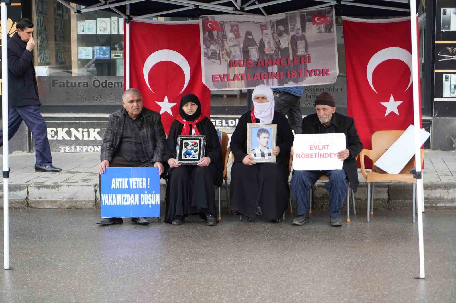 musta evlat nobeti devam ediyor 2 X6K5aedv