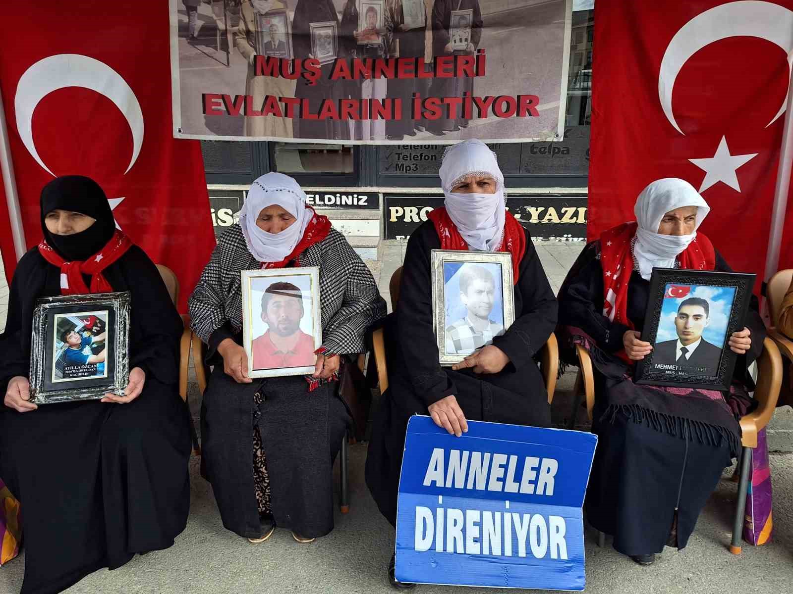 musta evlat nobetindeki ailelerden teslim olsun cagrisi 1