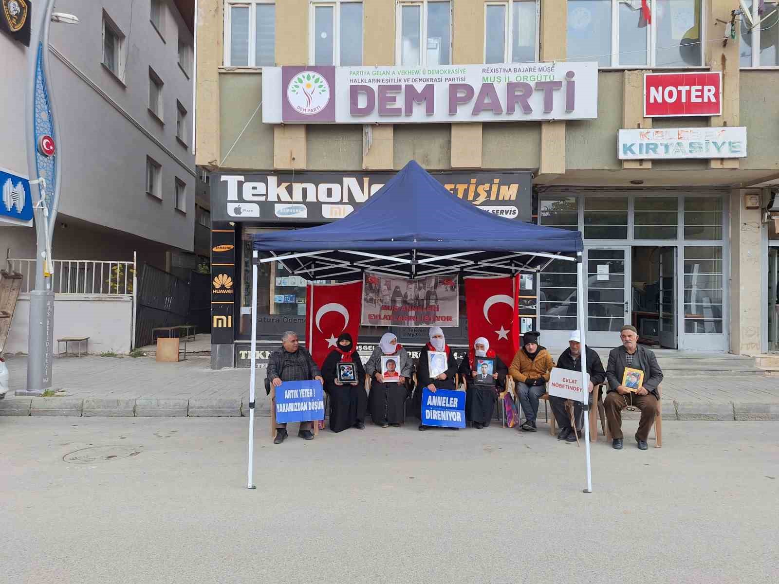 musta evlat nobetindeki ailelerden teslim olsun cagrisi 2 aL5B8eV1